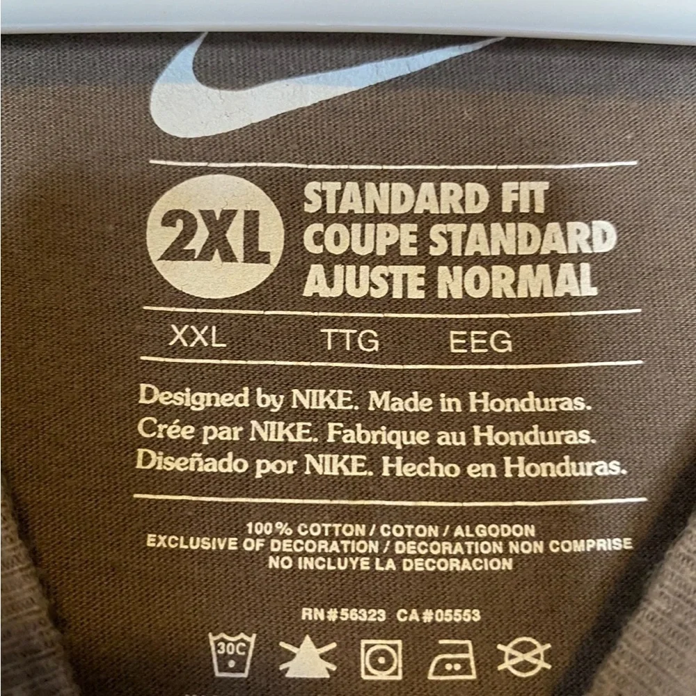 Nike Mens T-shirt short sleeve has some lightening areas from sun Sz 2XL   H-02